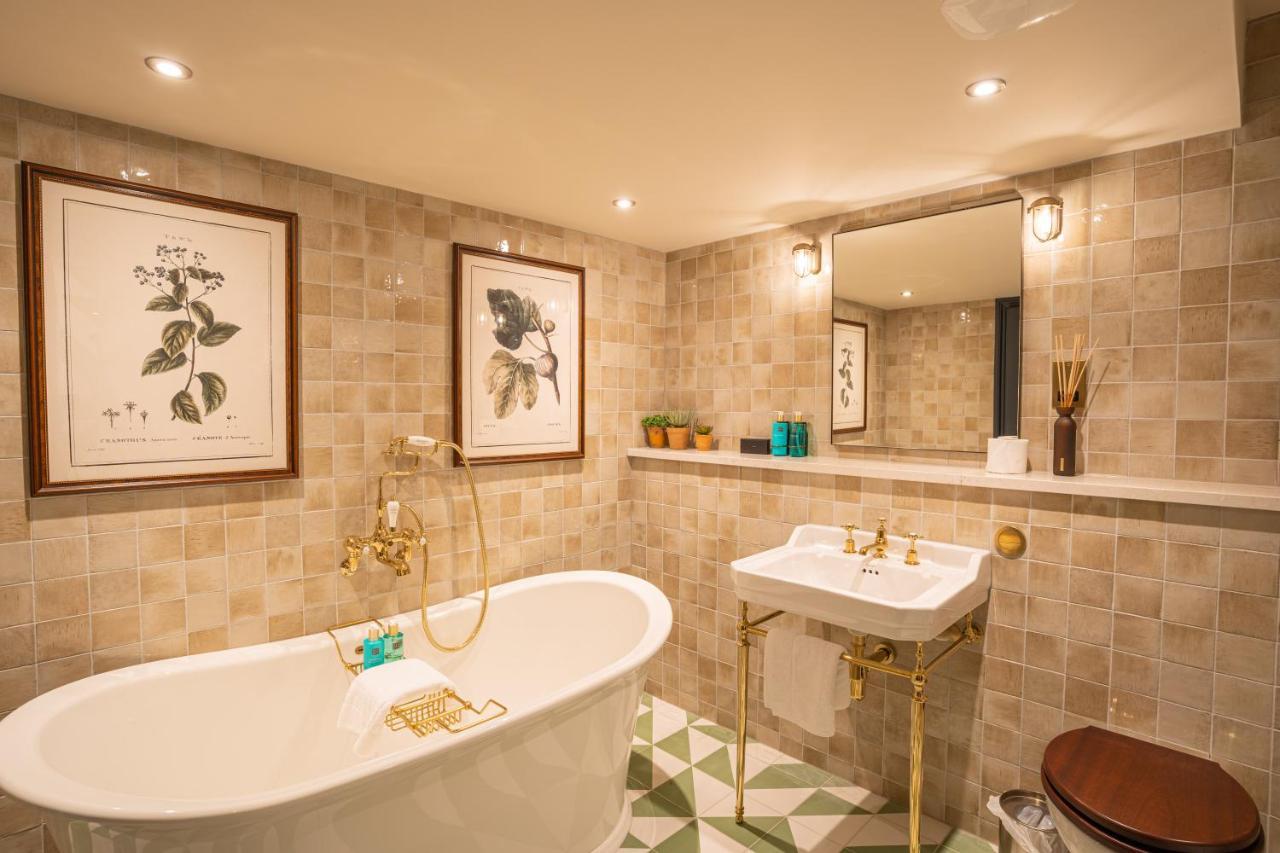 Salisbury Arms Hotel Hertford Ngoại thất bức ảnh