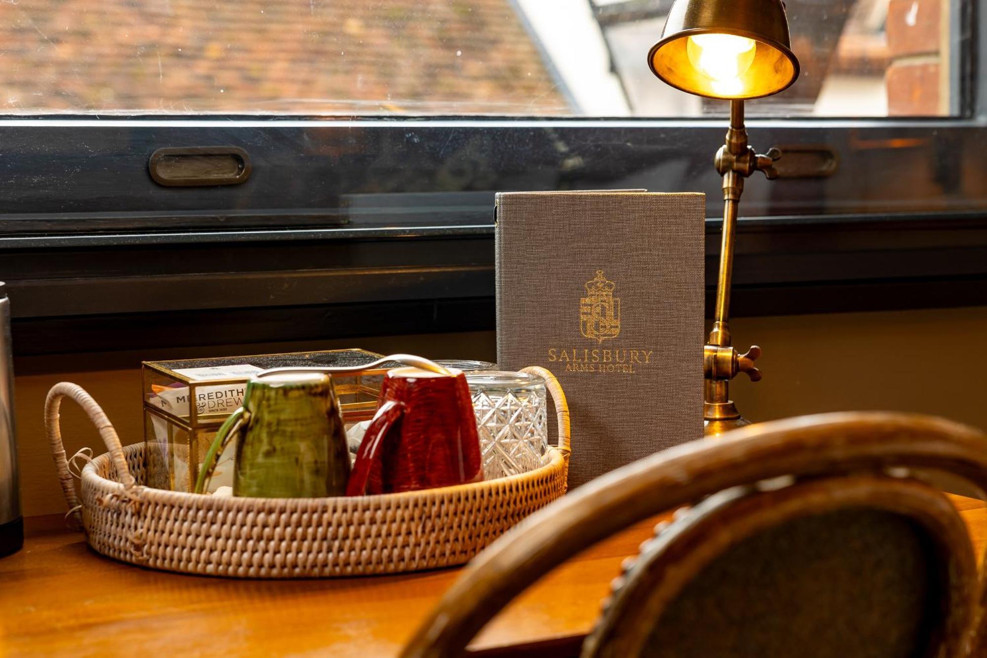 Salisbury Arms Hotel Hertford Ngoại thất bức ảnh